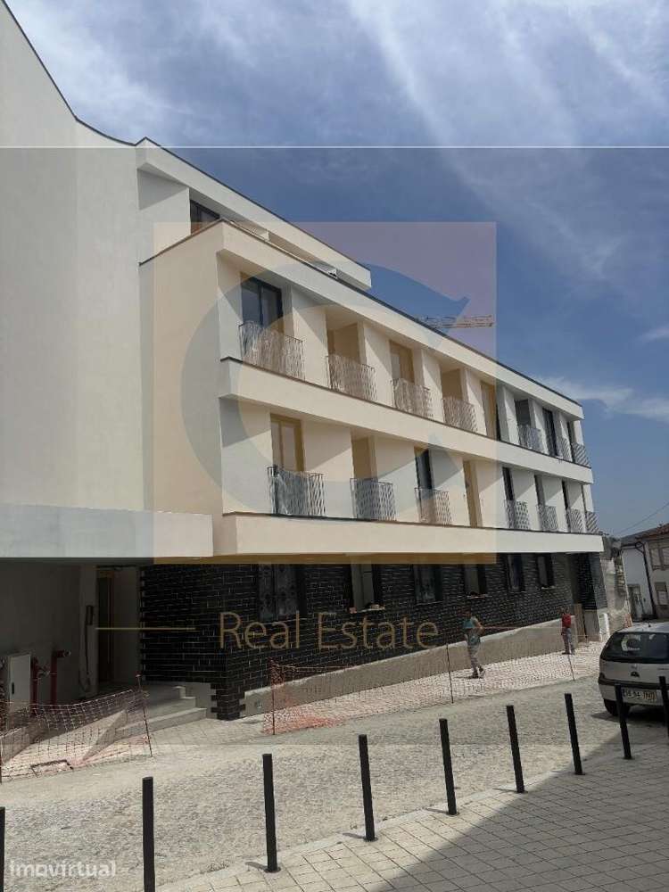 LOCALIZAÇÃO PRIVILEGIADA junto ao Hospital de São João - Escrituras a - Grande imagem: 5/11