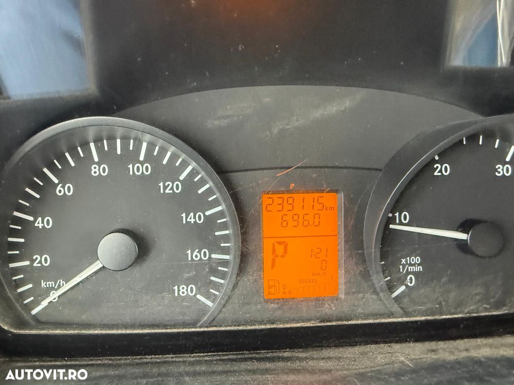 Mercedes-Benz Sprinter - 4