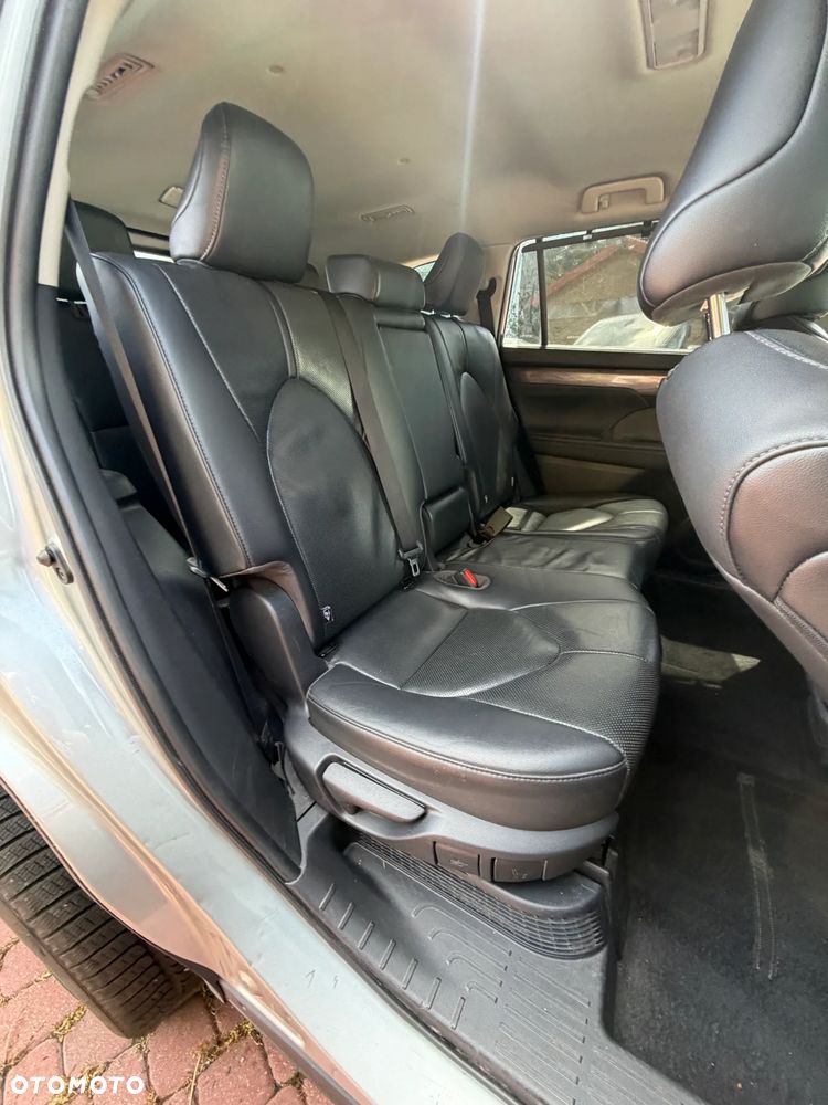 Toyota Highlander 2.5 Hybrid Executive - 25