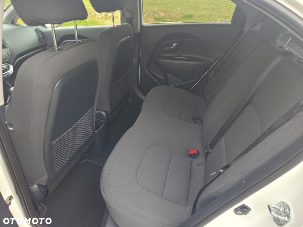 Kia Rio 1.2 L - 13