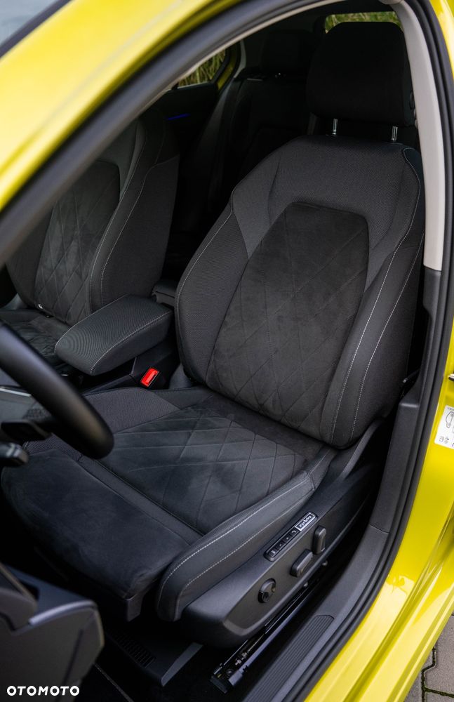 Volkswagen Golf VIII 1.5 eTSI EVO Style DSG - 15