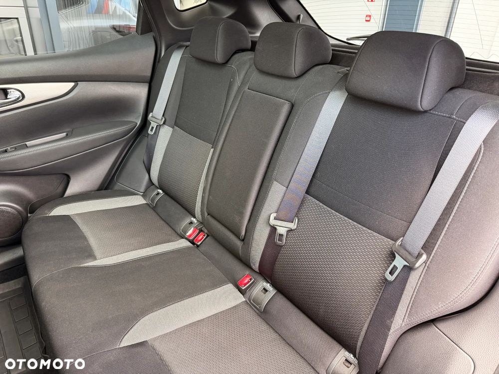 Nissan Qashqai 1.7 dCi 4x4 N-Connecta - 32