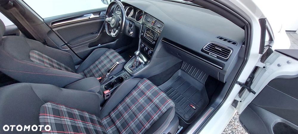 Volkswagen Golf 2.0 TSI BMT GTI DSG - 25