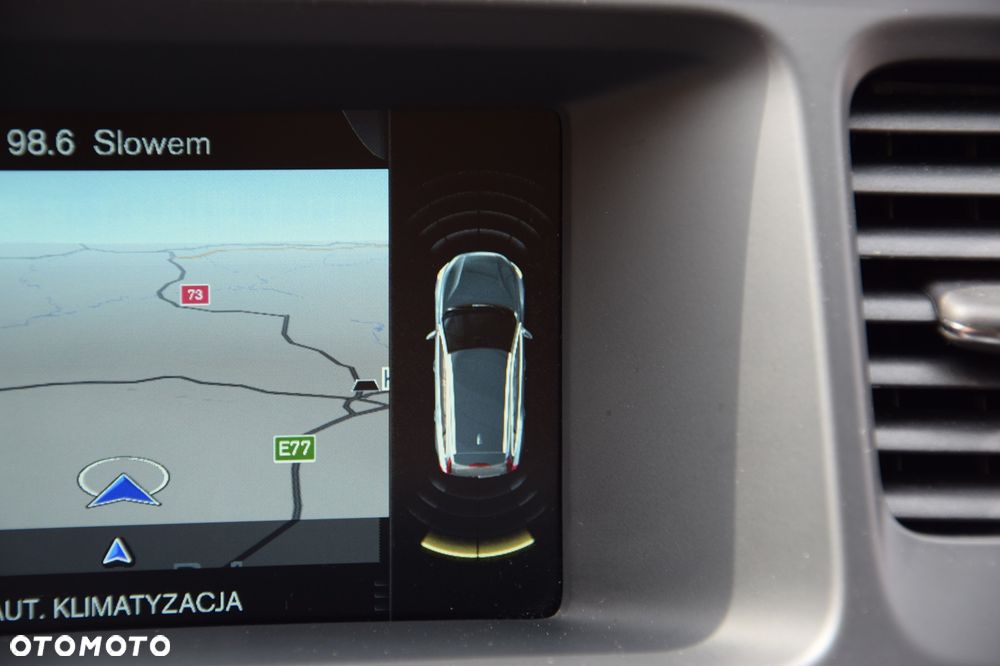 Volvo V60 D4 R-Design - 26