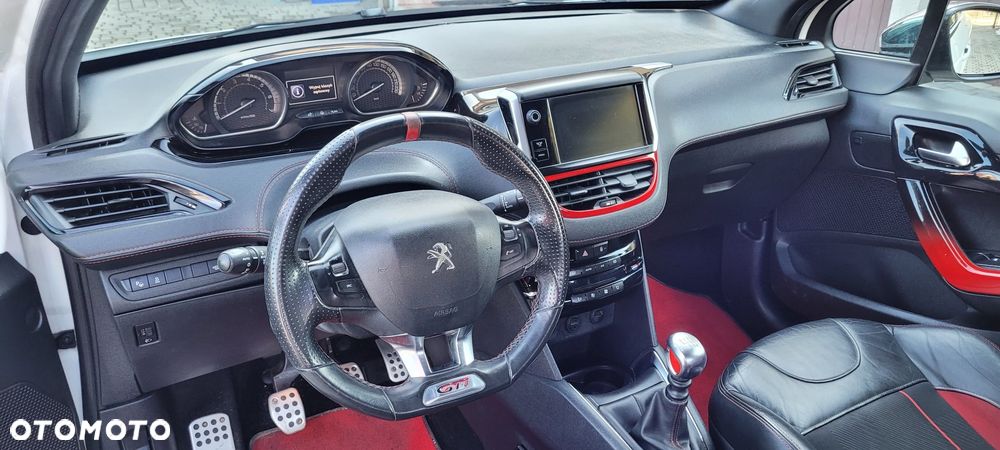 Peugeot 208 1.6 THP GTi - 23