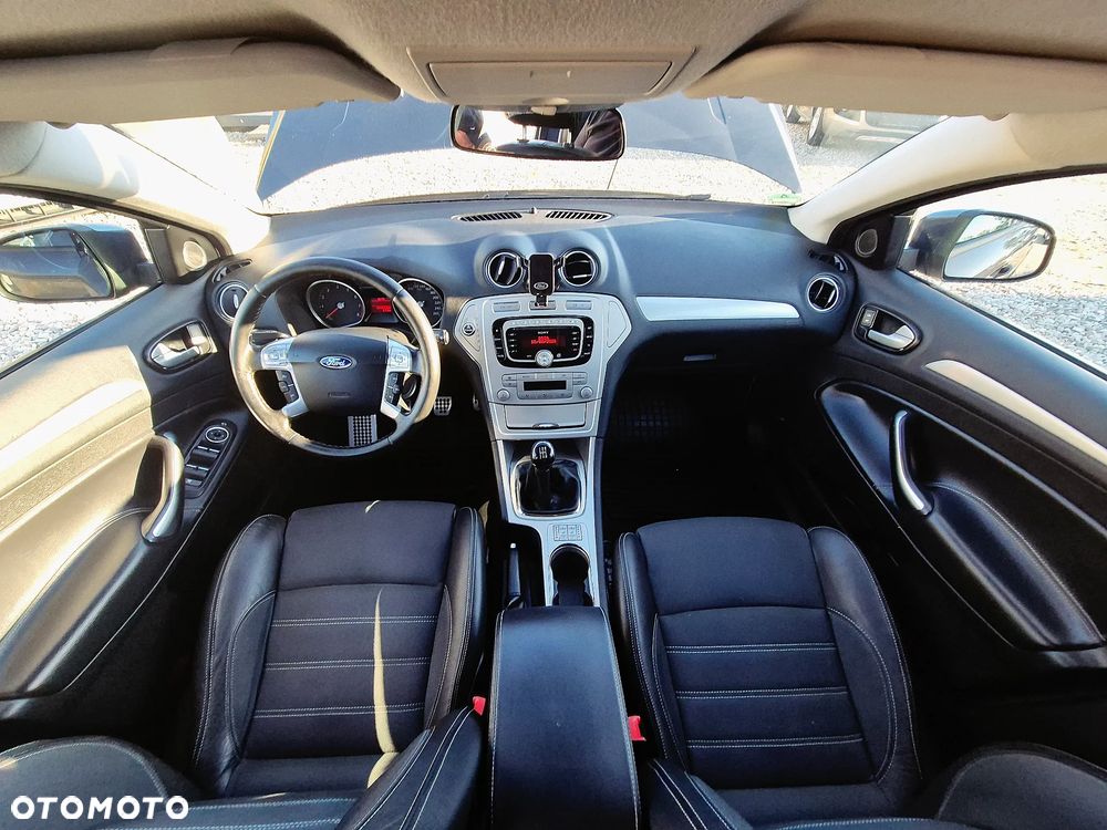 Ford Mondeo - 22