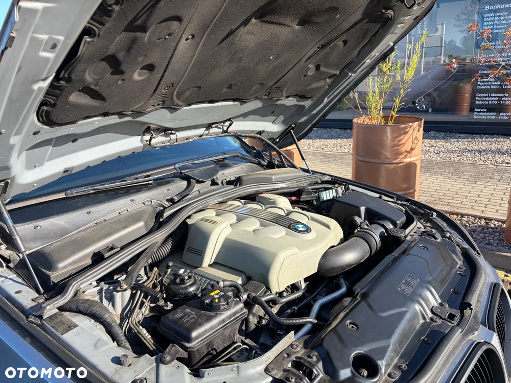 BMW Seria 5 545i - 33
