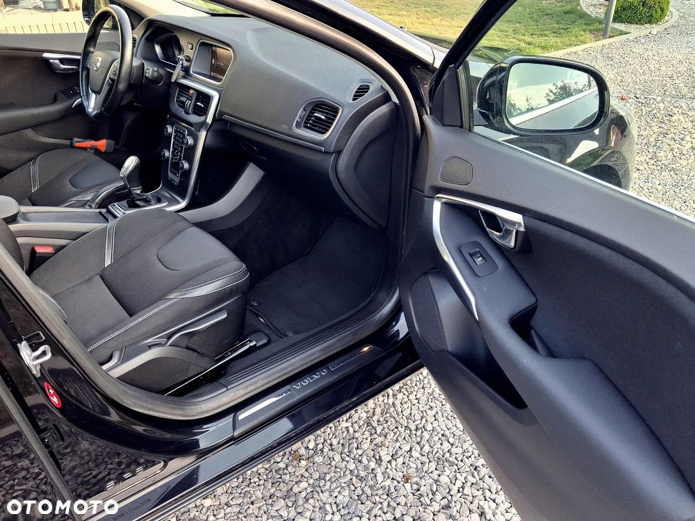 Volvo V40 D2 Momentum - 22