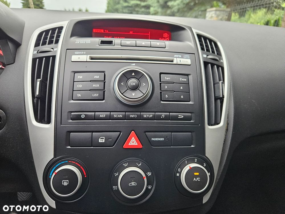 Kia Ceed 1.4 CVVT Attract - 20