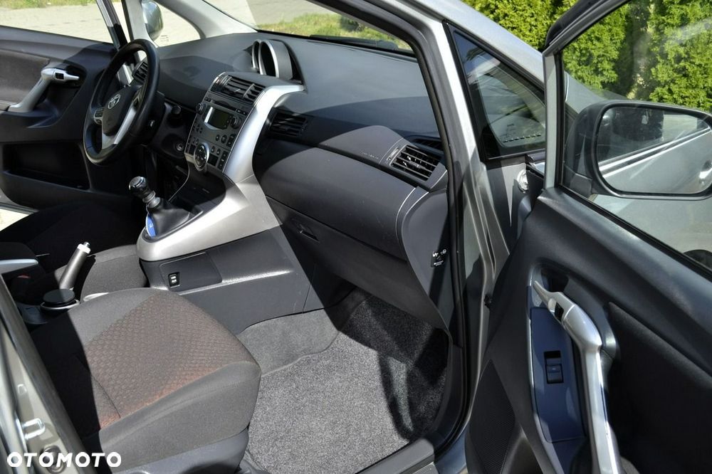 Toyota Verso 1.8 Premium - 30