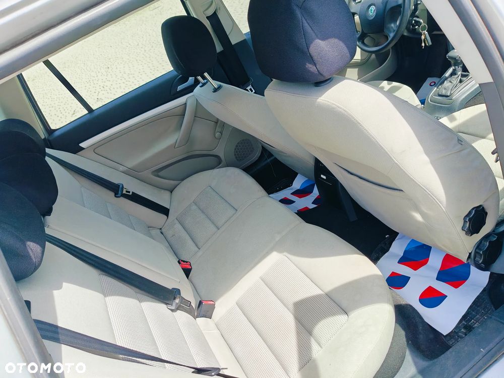 Skoda Octavia 2.0 FSI Elegance Tiptr - 18