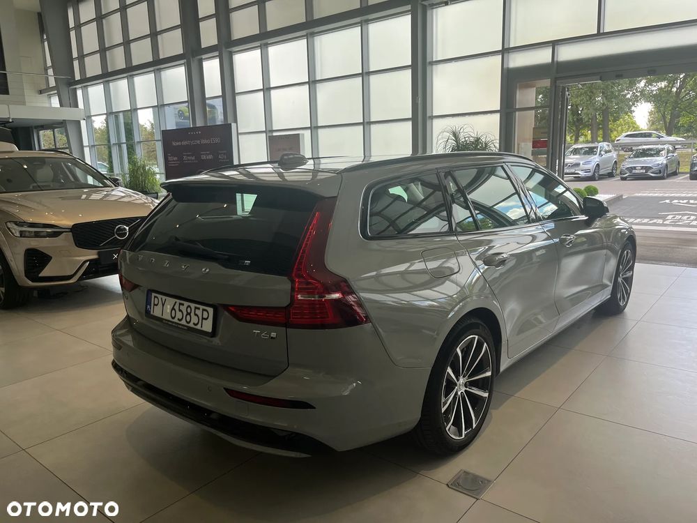 Volvo V60 T6 AWD Plug-In Hybrid Plus Dark - 5