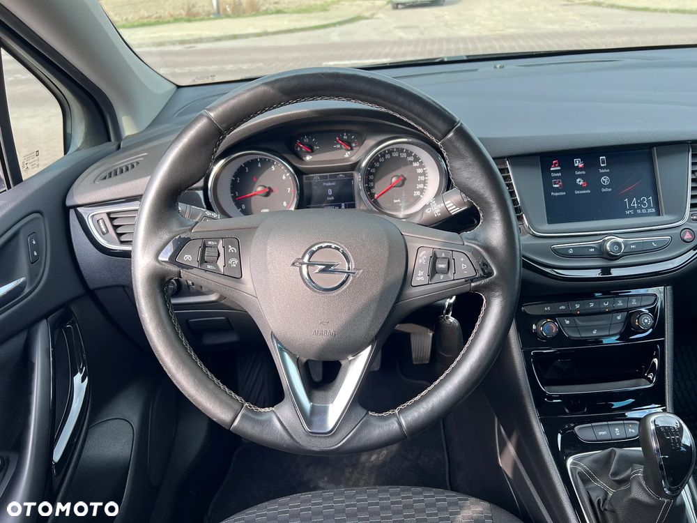 Opel Astra 1.4 Turbo Business - 11