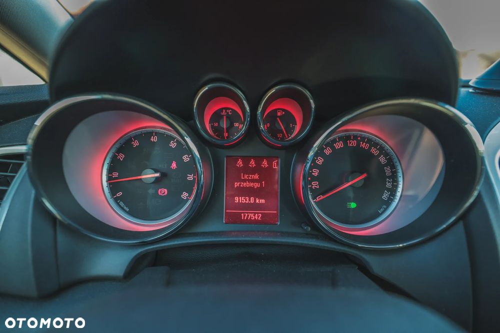 Opel Astra 1.6 T Cosmo - 23