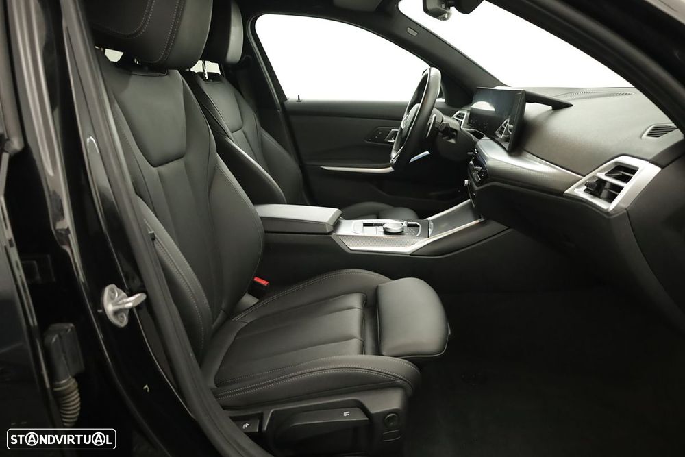 BMW 330 e Edição Desportiva M Auto - 21