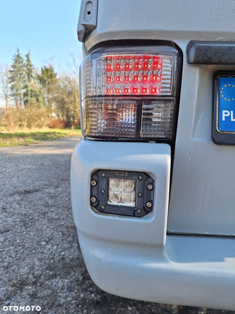 Volkswagen Transporter - 4