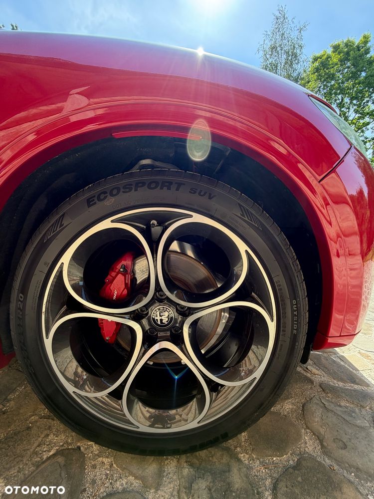 Alfa Romeo Stelvio 2.0 Turbo 16V AT8-Q4 Veloce Ti - 11