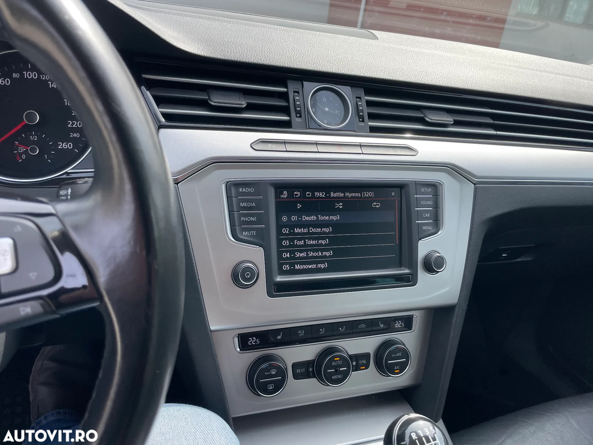Volkswagen Passat 2.0 TDI Comfortline - 12