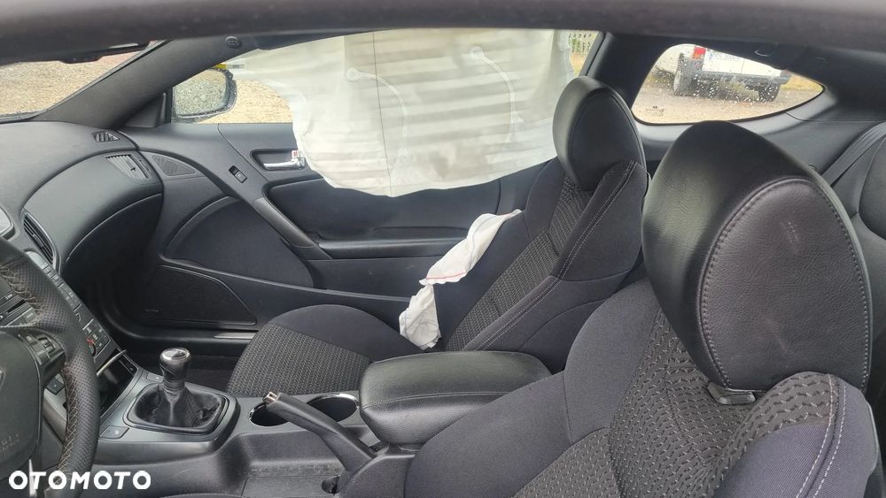 Hyundai Genesis - 20