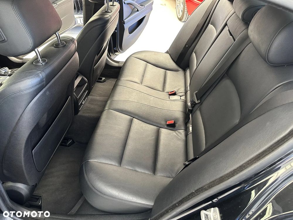 BMW Seria 5 520d Luxury Line - 8