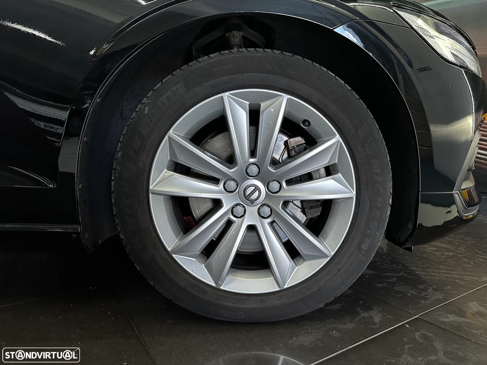 Volvo V60 2.0 D4 Momentum Geartronic - 10