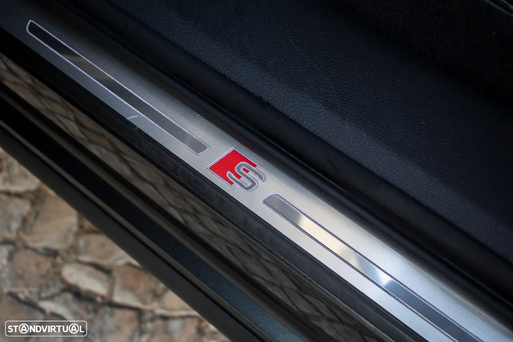 Audi e-tron 55 quattro S line - 12