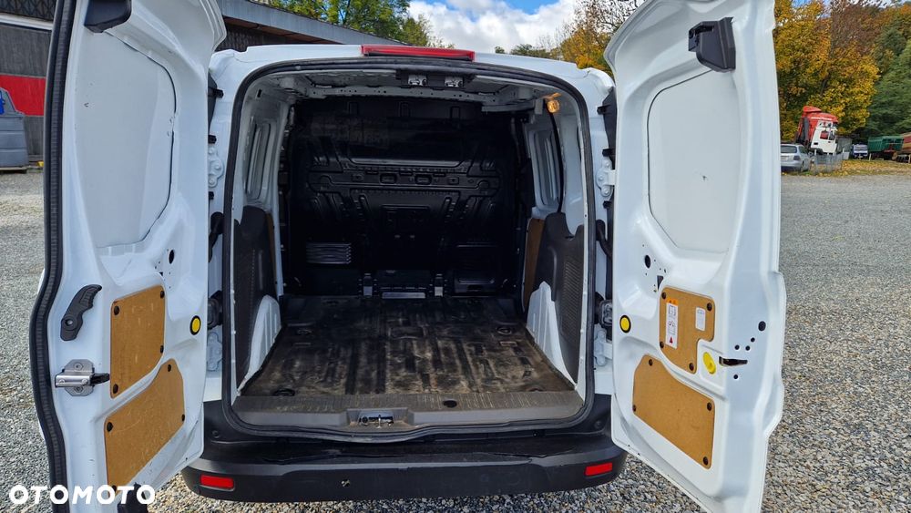 Ford Transit Courier - 31