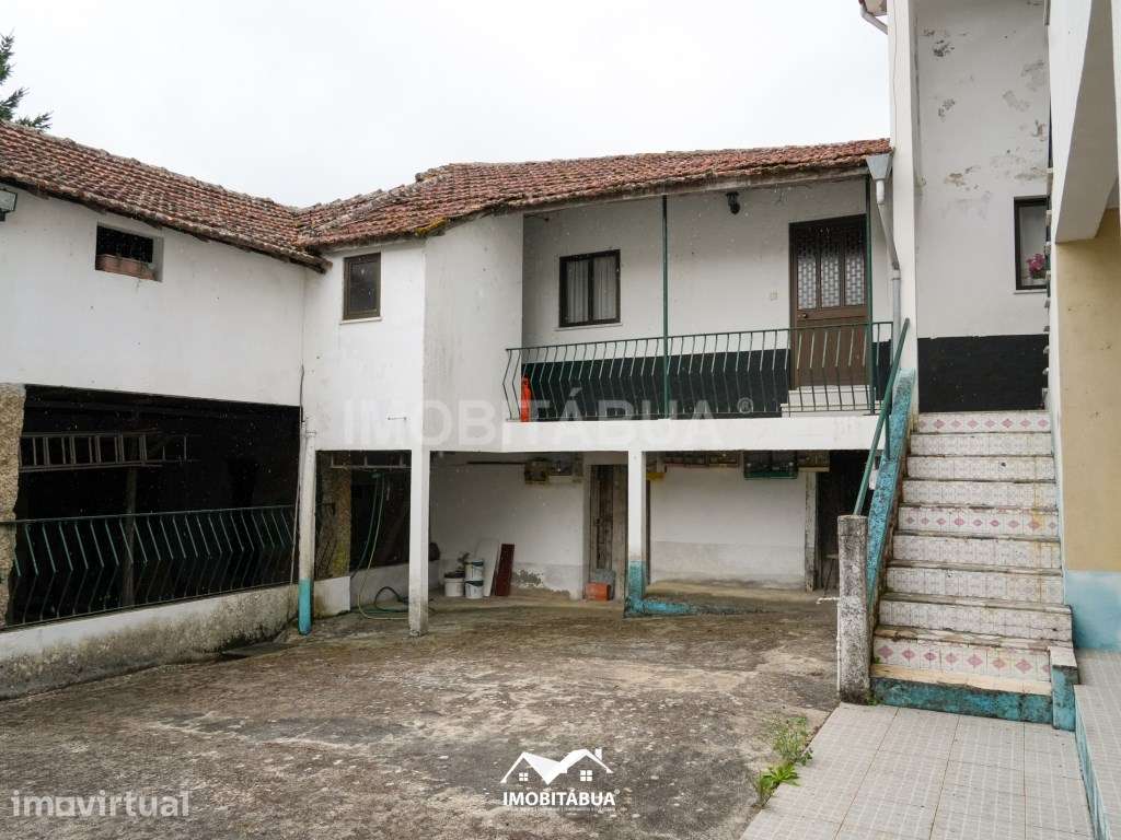 Moradia tradicional com 4 quartos com um grande jardim, pátio, área... - Grande imagem: 5/42
