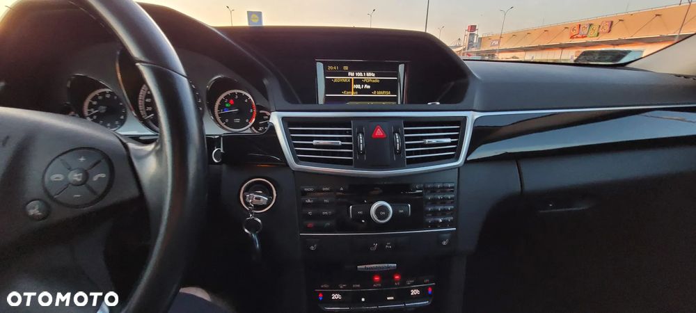 Mercedes-Benz Klasa E 200 CDI DPF BlueEFFICIENCY Automatik Avantgarde - 30