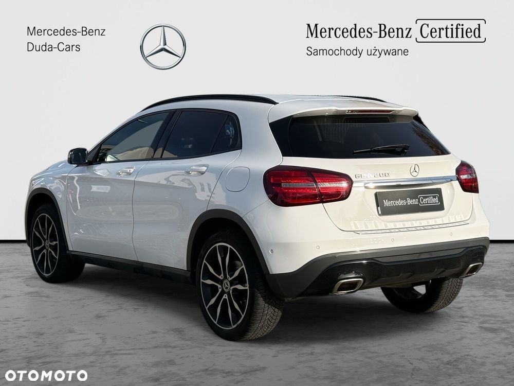 Mercedes-Benz GLA 200 7G-DCT Urban - 3