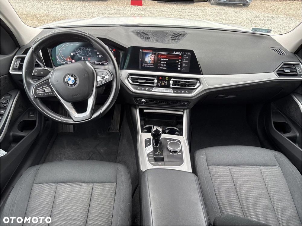 BMW Seria 3 318i Advantage - 11