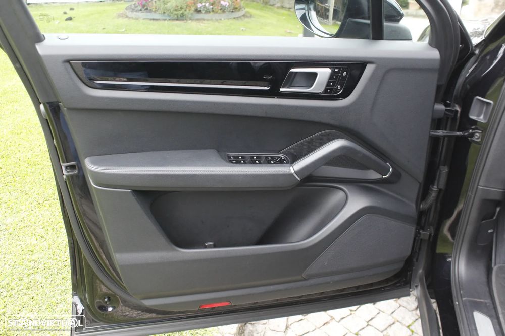 Porsche Cayenne E-Hybrid - 13