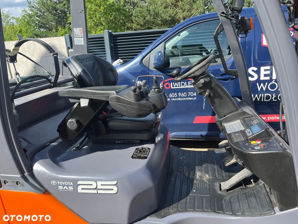 Toyota 8FGCU25 - 4
