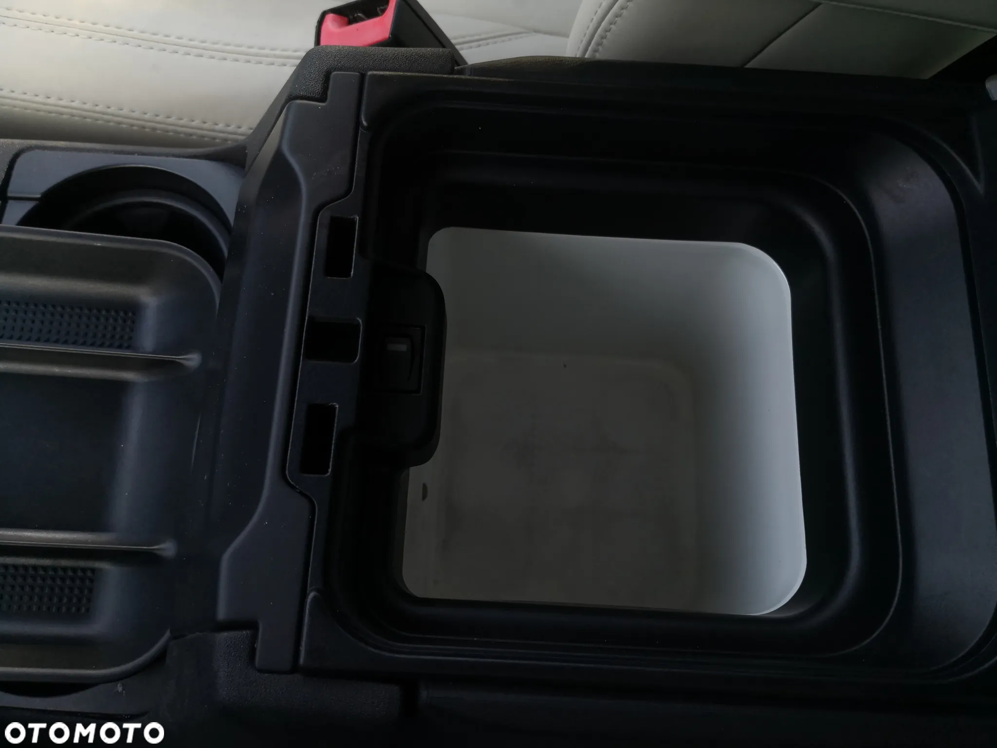 Land Rover Discovery IV 5.0 V8 HSE - 26