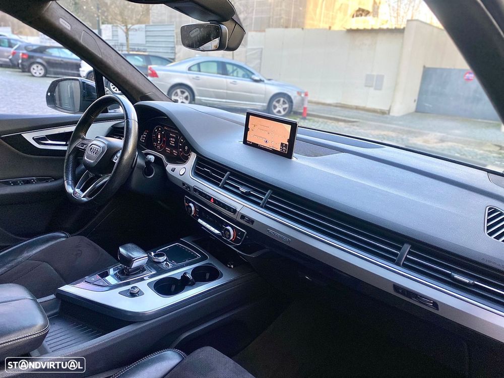 Audi Q7 3.0 TDI quattro S-line Tiptronic 7L - 31