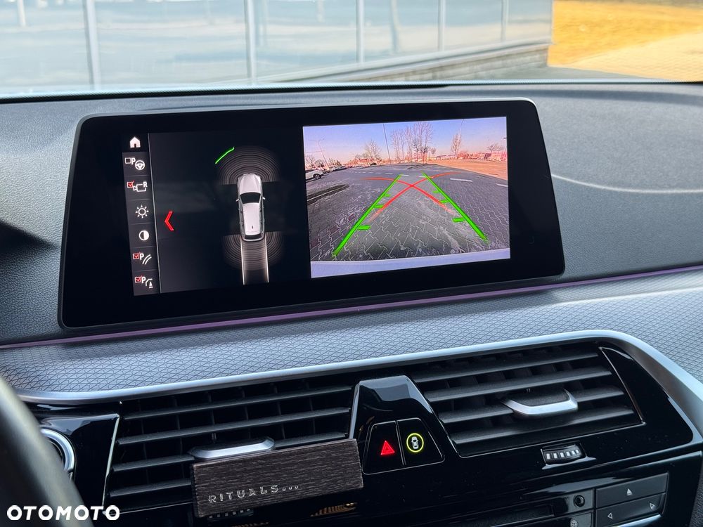 BMW Seria 5 520d M Sport - 6