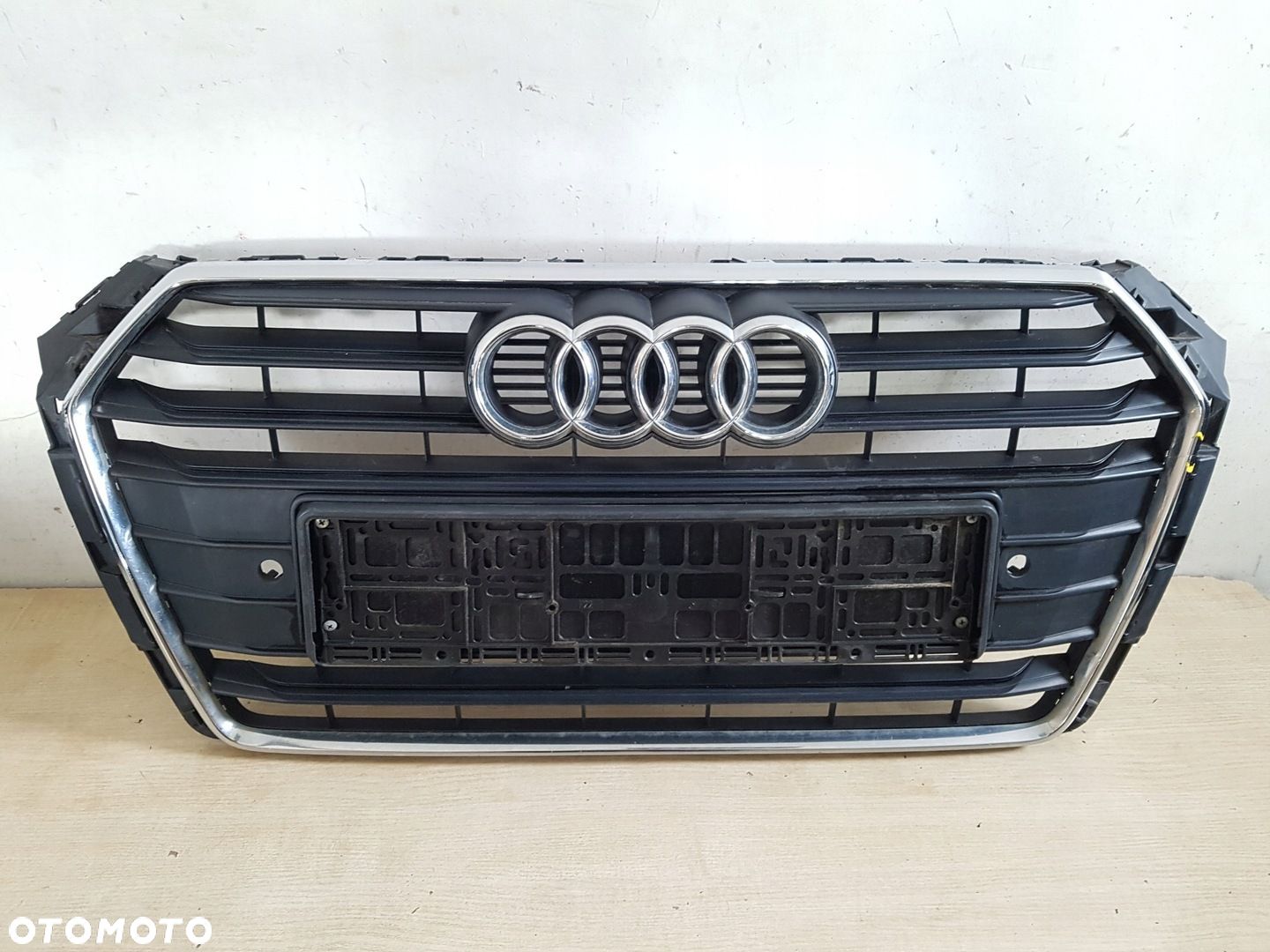 AUDI A4 B9 grill atrapa 8W0853651 - 1