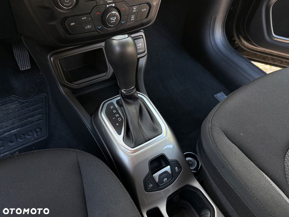 Jeep Renegade 1.5 T4 mHEV Limited FWD S&S DCT - 12