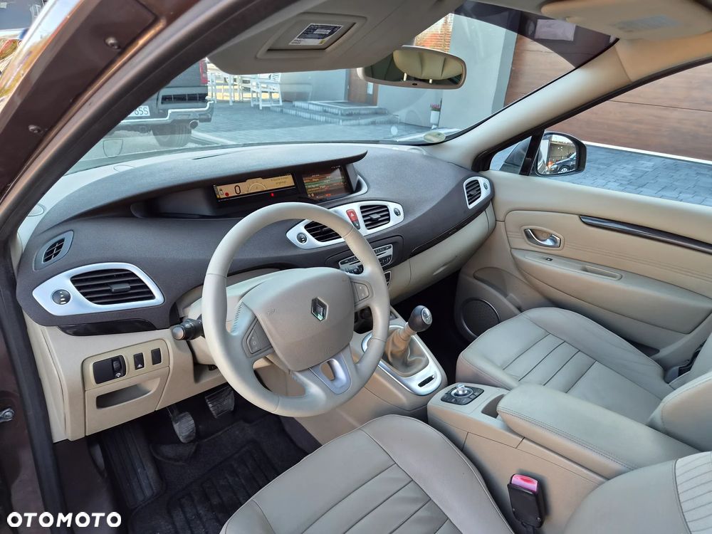 Renault Grand Scenic - 14