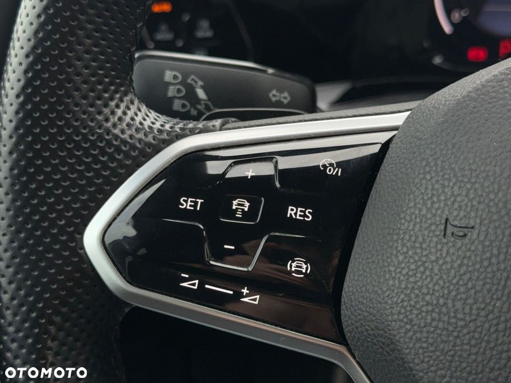 Volkswagen Golf - 16