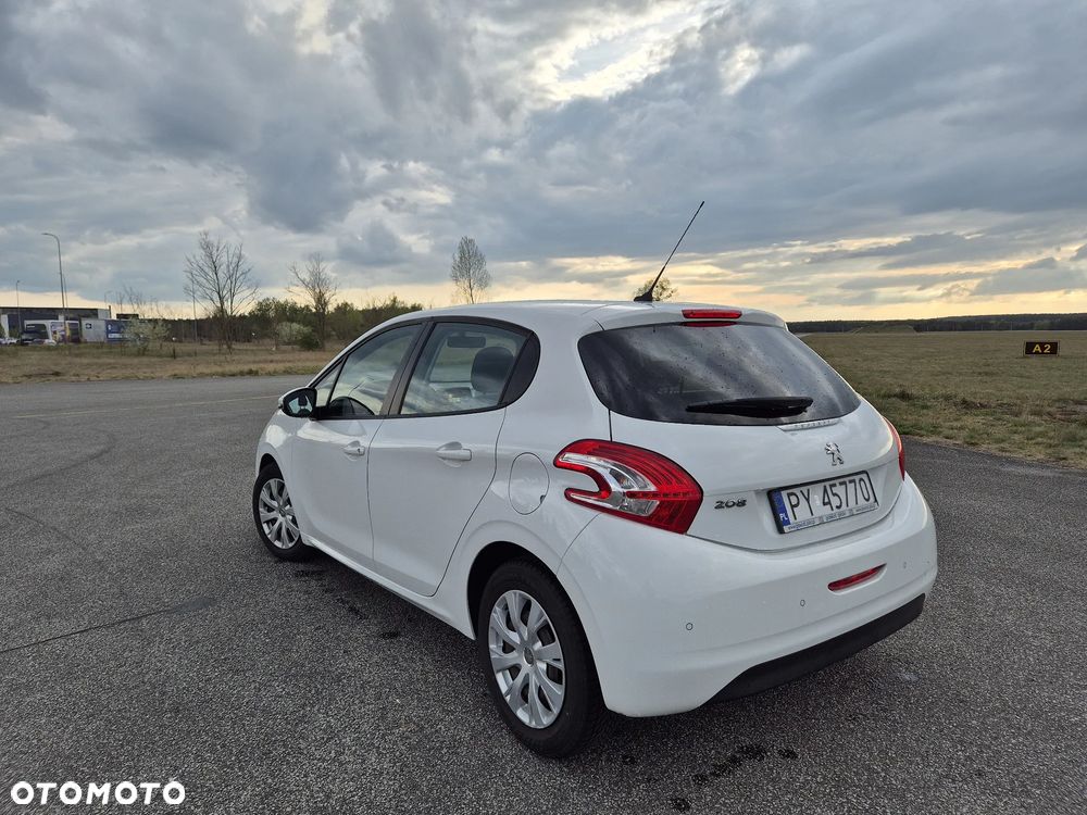 Peugeot 208 - 5