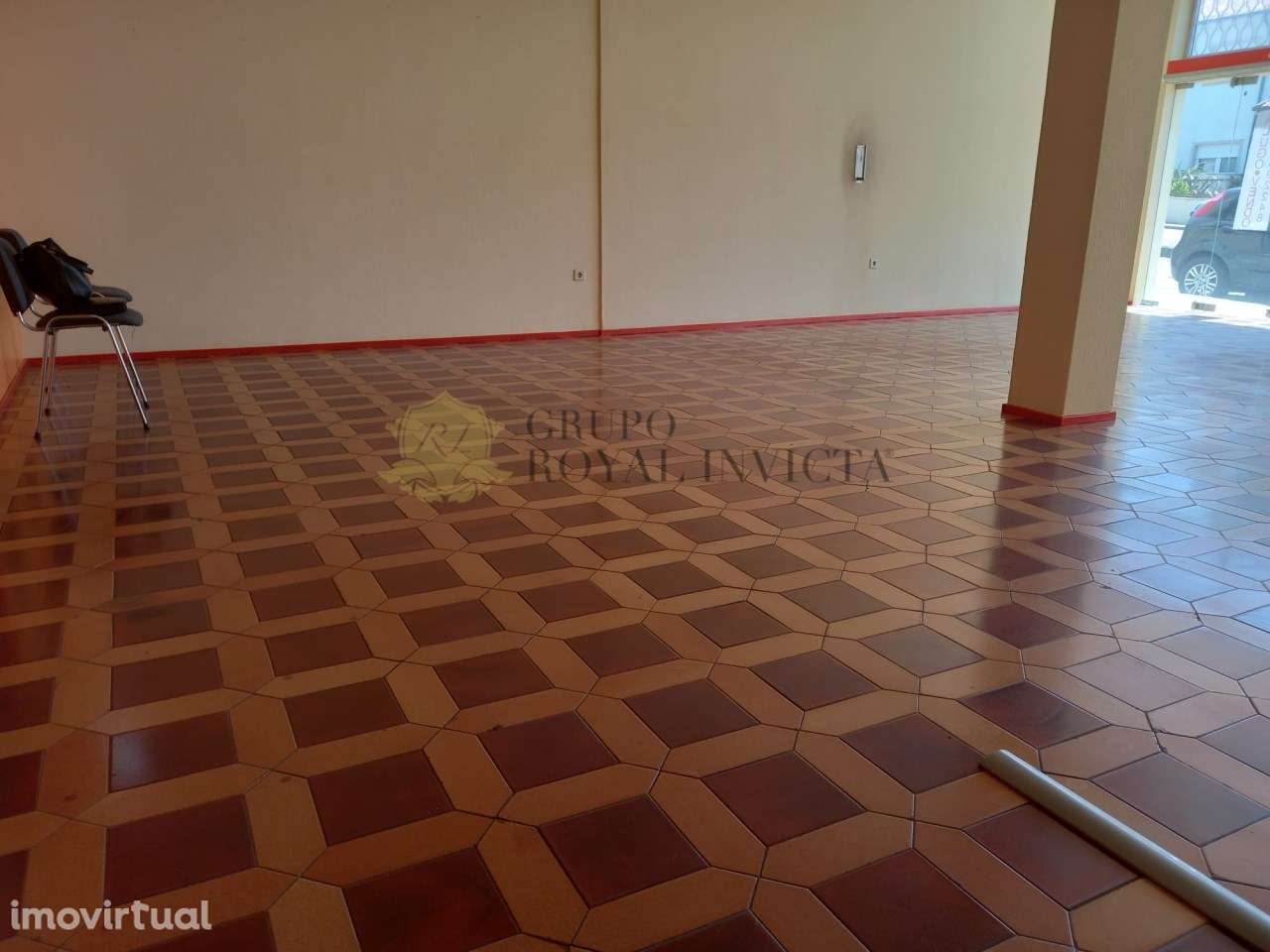 Espaço Comercial com rentabilidade  à Venda junto ás piscinas de Alfen - Grande imagem: 5/20