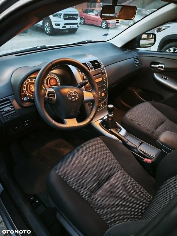 Toyota Corolla 1.6 Luna - 16