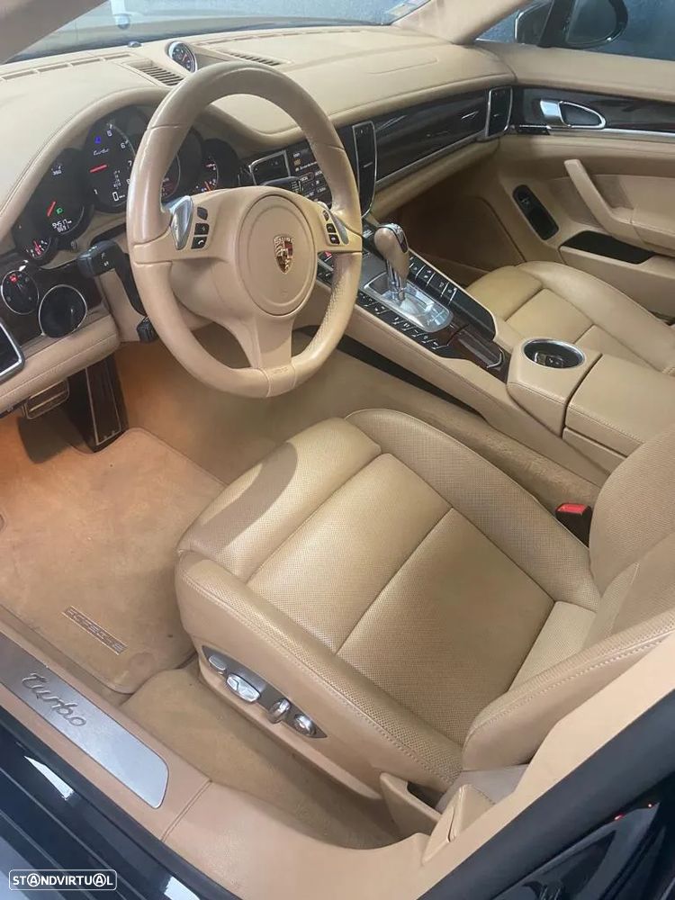 Porsche Panamera Turbo PDK - 7