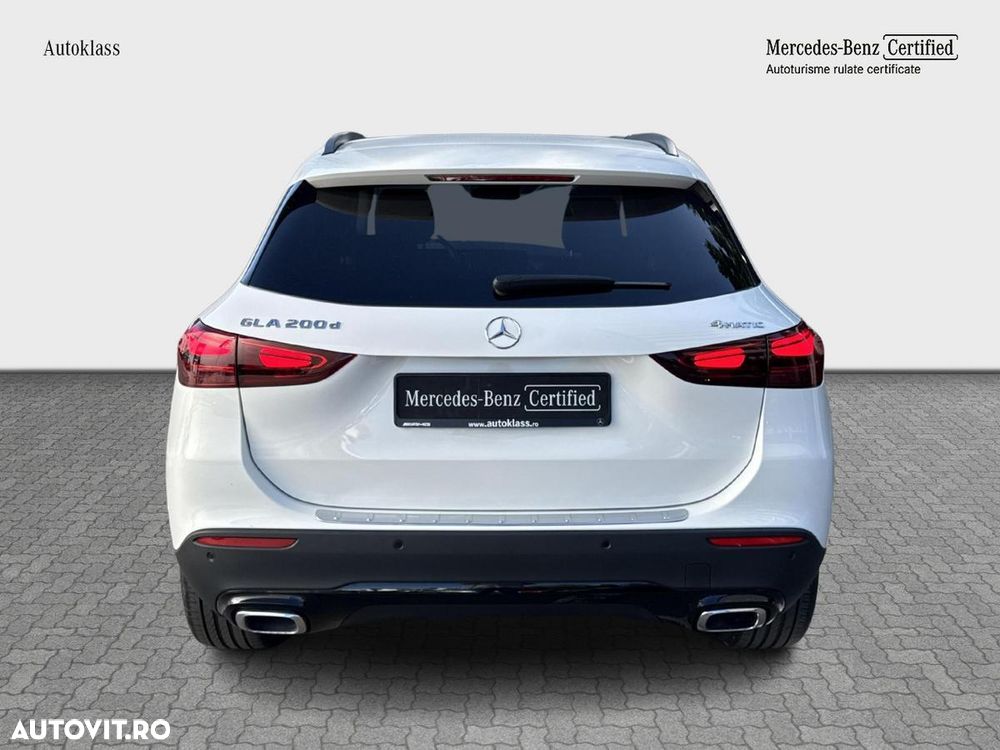 Mercedes-Benz GLA 200 d 4MATIC Aut. - 4