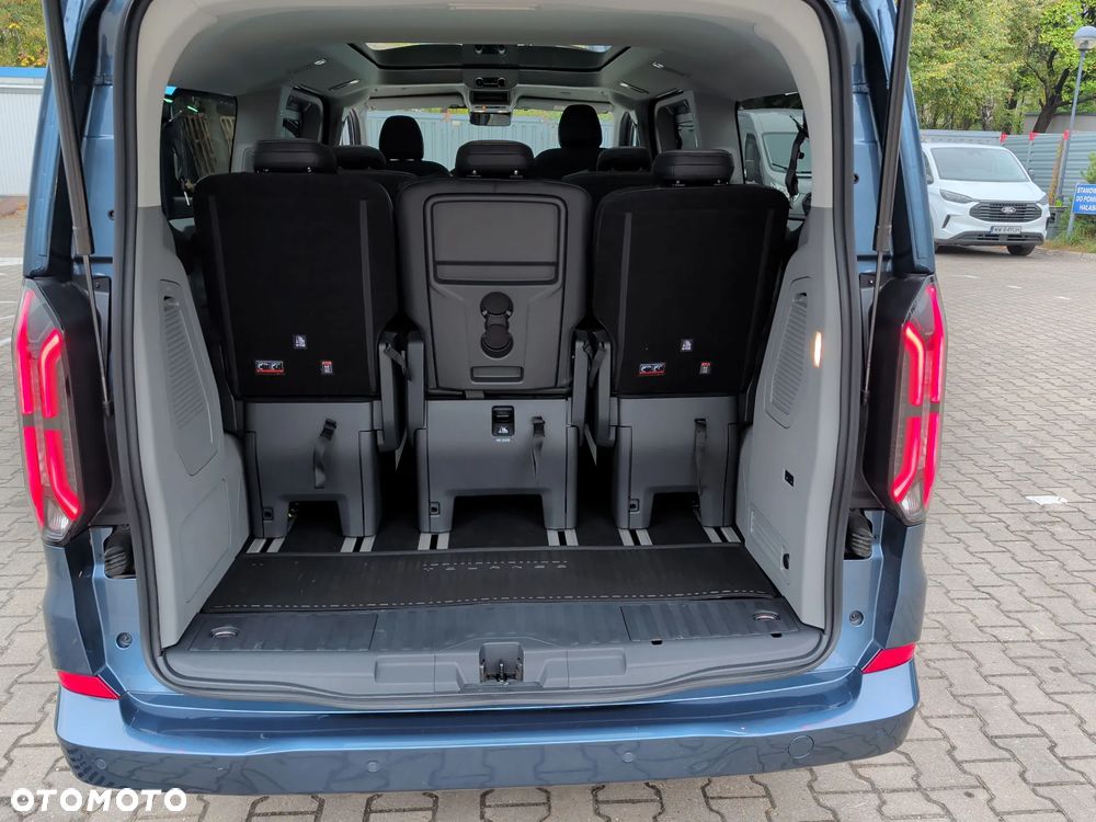 Ford Tourneo Custom - 34