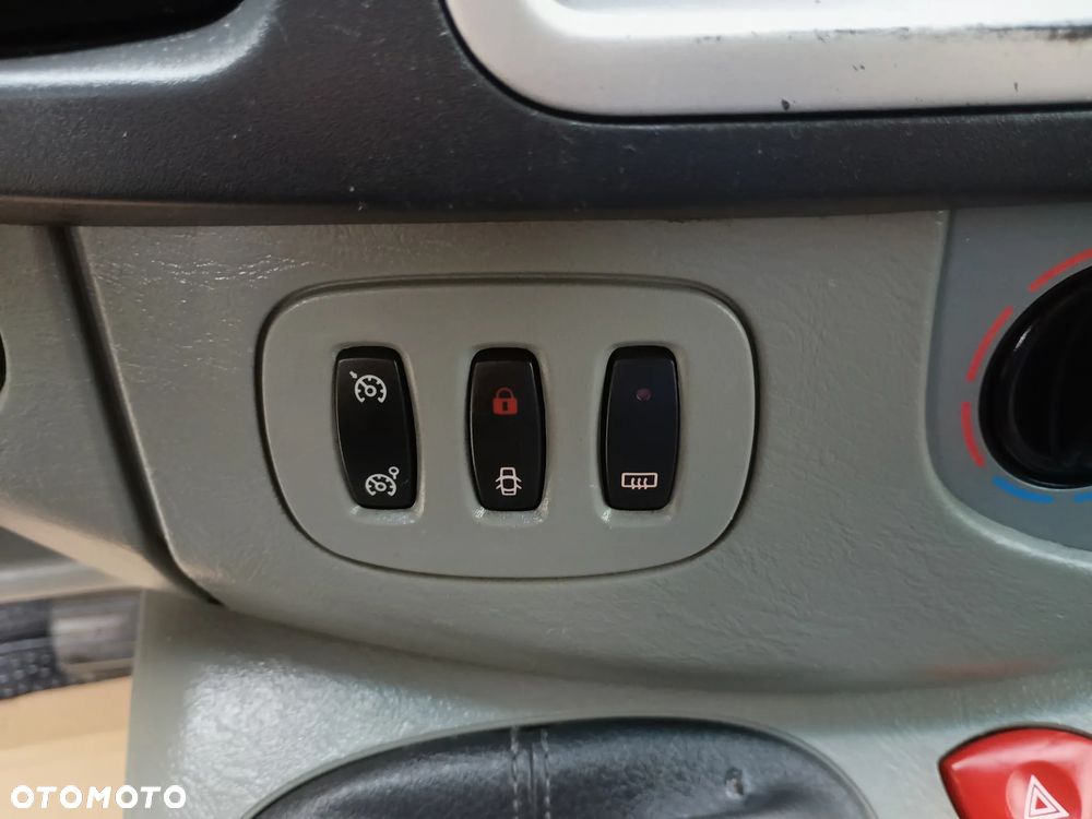 Opel Vivaro - 28