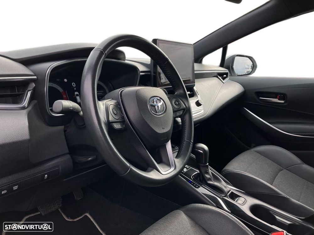 Toyota Corolla Touring Sports - 12