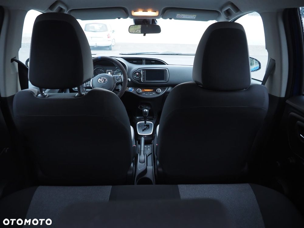 Toyota Yaris Hybrid 100 20th Anniversary - 10