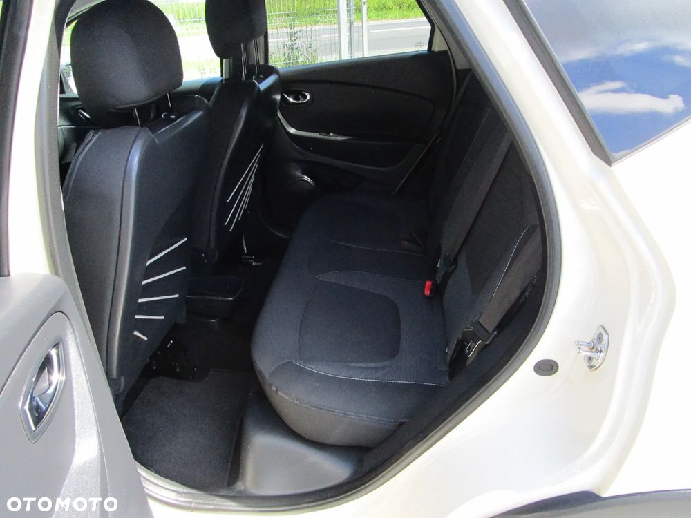 Renault Captur 1.2 TCe Helly Hansen EDC - 28